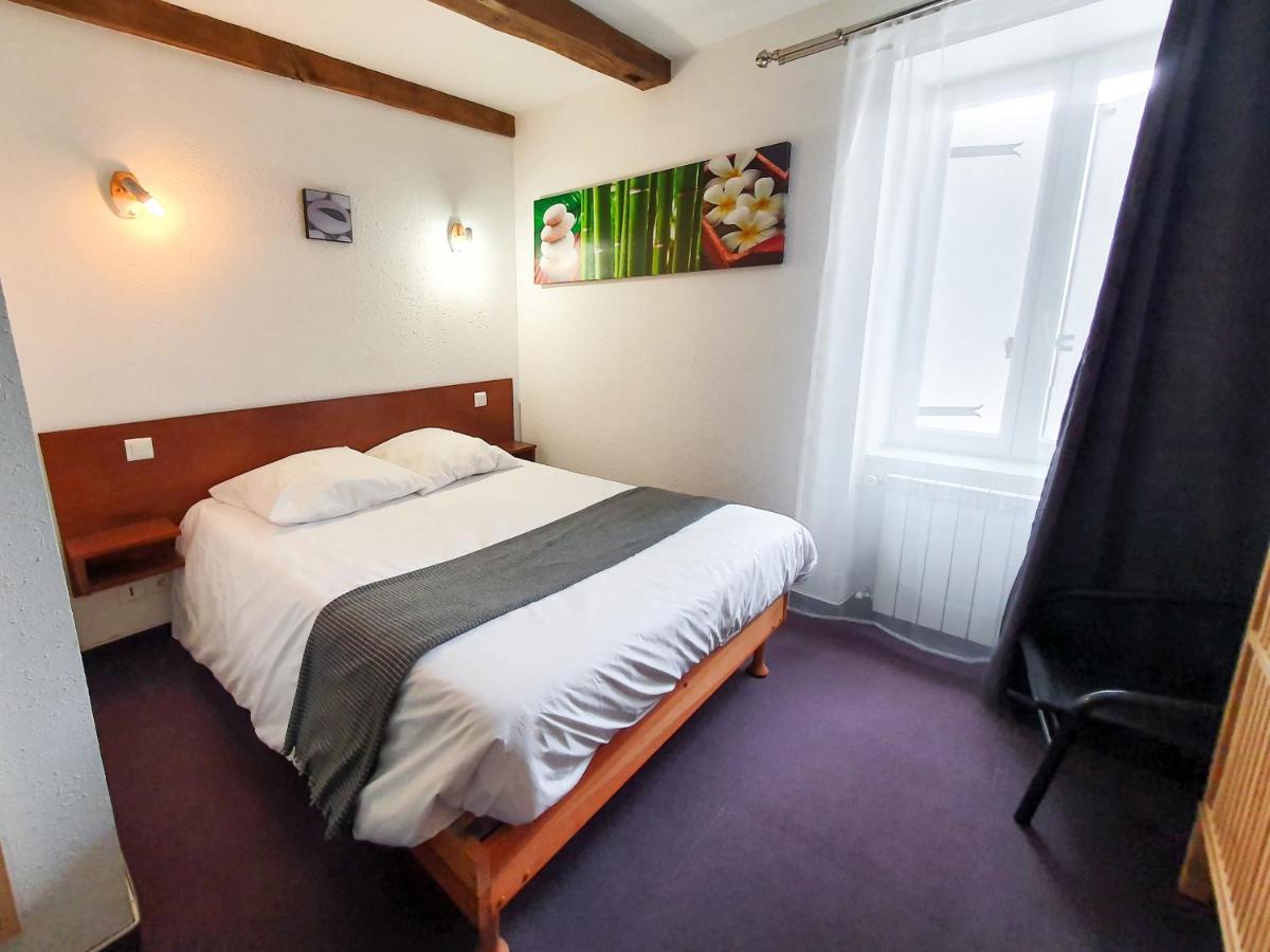 Hotel Les Tilleuls De Pareloup A Salles-Curan Luaran gambar
