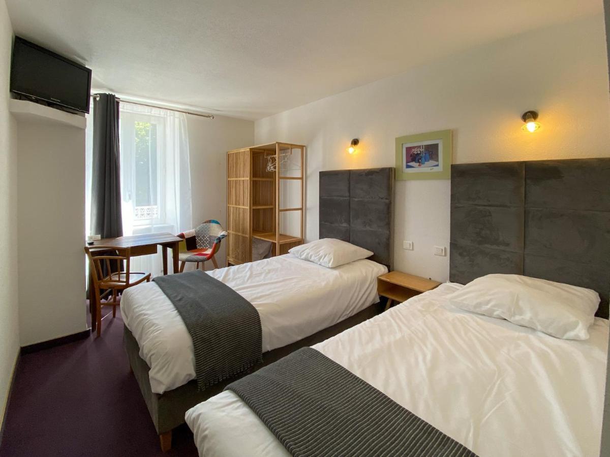 Hotel Les Tilleuls De Pareloup A Salles-Curan Luaran gambar