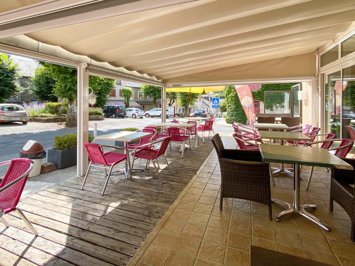 Hotel Les Tilleuls De Pareloup A Salles-Curan Luaran gambar