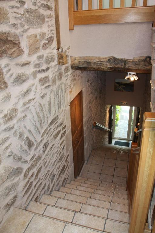 Hotel Les Tilleuls De Pareloup A Salles-Curan Luaran gambar